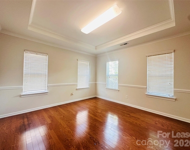 10326 Newbridge Road - Photo Thumbnail 3