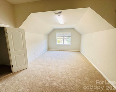 10326 Newbridge Road - Photo Thumbnail 6