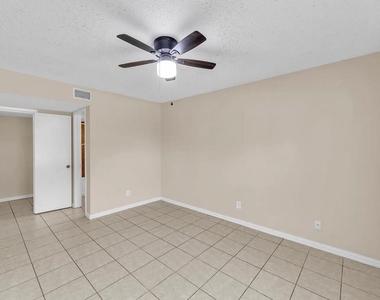 3024 Tudor Lane - Photo Thumbnail 9