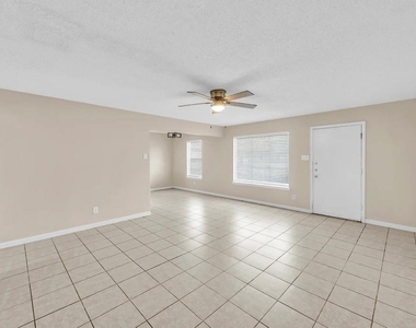 3024 Tudor Lane - Photo Thumbnail 5