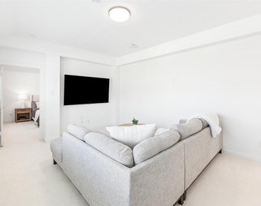2301 Jack Rabbit Way - Photo Thumbnail 28