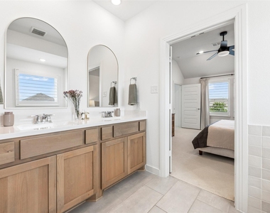 2301 Jack Rabbit Way - Photo Thumbnail 24
