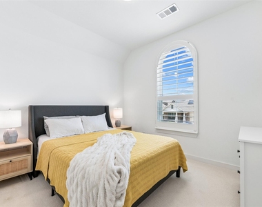 2301 Jack Rabbit Way - Photo Thumbnail 29