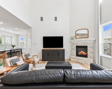 2301 Jack Rabbit Way - Photo Thumbnail 6
