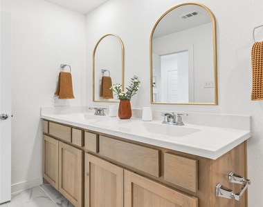 2301 Jack Rabbit Way - Photo Thumbnail 31