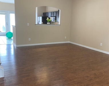 13450 Delstone Drive - Photo Thumbnail 4