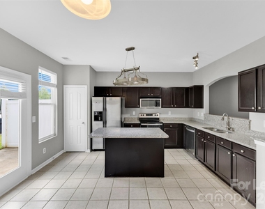 13450 Delstone Drive - Photo Thumbnail 2