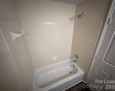 1604 Arlyn Circle - Photo Thumbnail 14