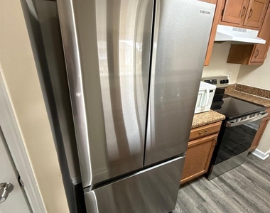 1604 Arlyn Circle - Photo Thumbnail 7