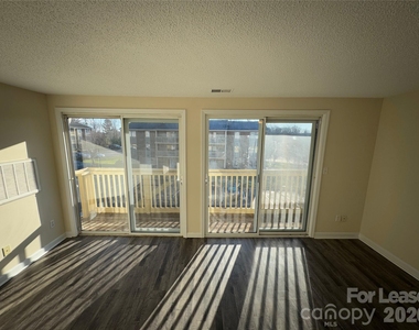 1604 Arlyn Circle - Photo Thumbnail 2