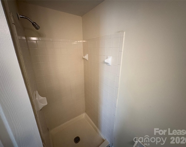 1604 Arlyn Circle - Photo Thumbnail 12