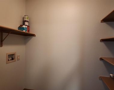 1604 Carolina Ridge Way - Photo Thumbnail 13