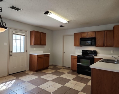 1604 Carolina Ridge Way - Photo Thumbnail 2