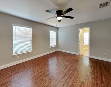 8525 Jackson Way - Photo Thumbnail 4