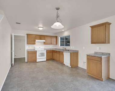 158 Washington Way - Photo Thumbnail 10