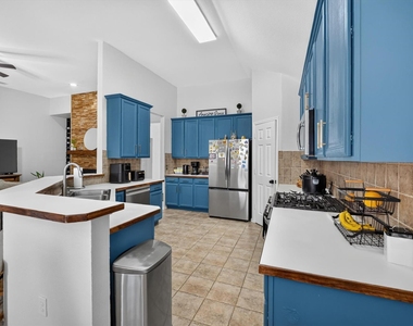 9906 Ashmont Drive - Photo Thumbnail 8