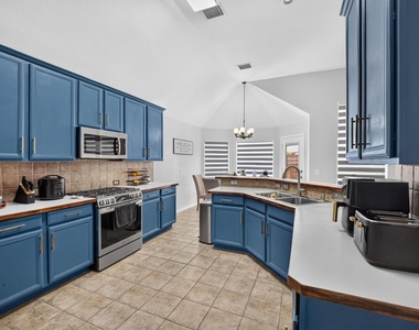 9906 Ashmont Drive - Photo Thumbnail 9