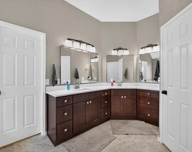 9906 Ashmont Drive - Photo Thumbnail 15
