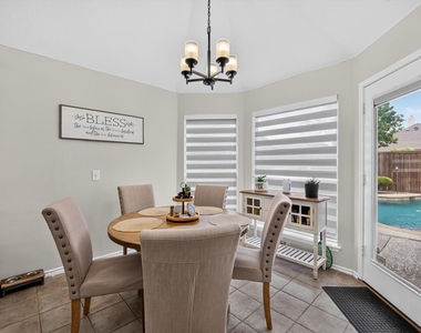 9906 Ashmont Drive - Photo Thumbnail 7
