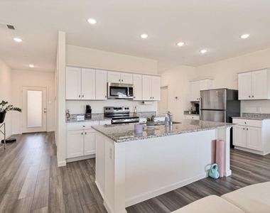 237 Berthe Court - Photo Thumbnail 11