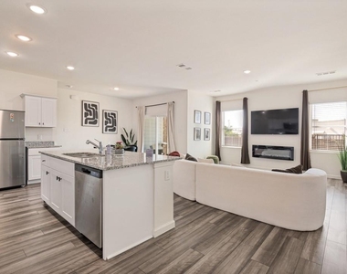 237 Berthe Court - Photo Thumbnail 9