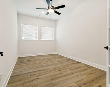 716 Sugar Field Drive - Photo Thumbnail 4