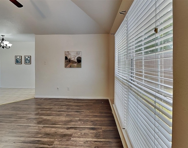 905 Fairbanks Circle - Photo Thumbnail 1