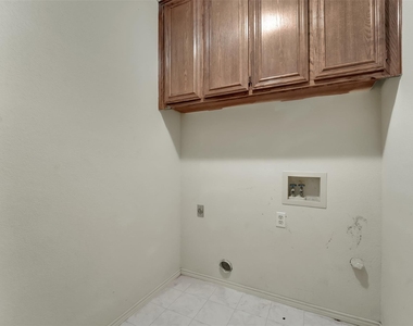 916 Pierce Arrow Drive - Photo Thumbnail 13