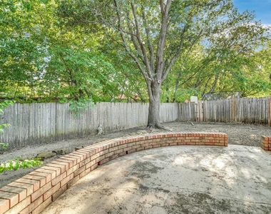 916 Pierce Arrow Drive - Photo Thumbnail 3
