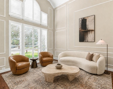 8809 Hedge Row Court - Photo Thumbnail 7
