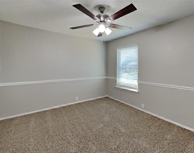 1101 Highland Station Drive - Photo Thumbnail 9