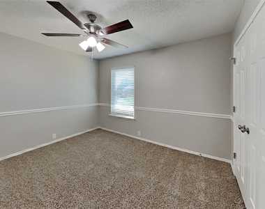 1101 Highland Station Drive - Photo Thumbnail 10