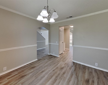 1101 Highland Station Drive - Photo Thumbnail 4