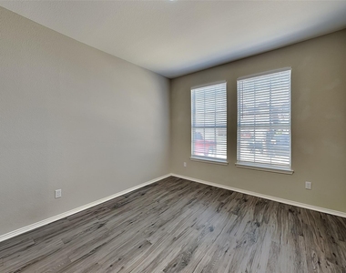 9104 Belvedere Drive - Photo Thumbnail 17