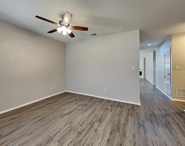 9104 Belvedere Drive - Photo Thumbnail 2
