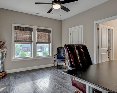 3818 Sumner Court - Photo Thumbnail 9