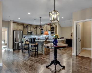 3818 Sumner Court - Photo Thumbnail 8
