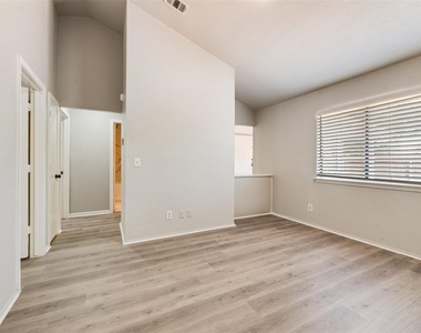 3305 Fairview Drive - Photo Thumbnail 8