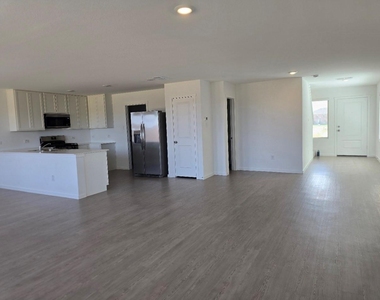 400 Back Country Drive - Photo Thumbnail 1