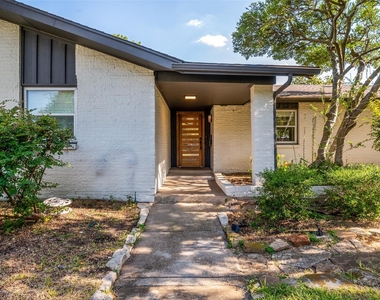 3980 Deep Valley Drive - Photo Thumbnail 2