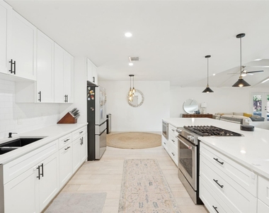 3980 Deep Valley Drive - Photo Thumbnail 10