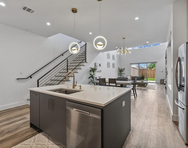 2429 Vagas Street - Photo Thumbnail 16