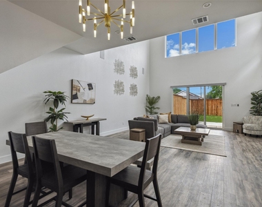 2429 Vagas Street - Photo Thumbnail 10