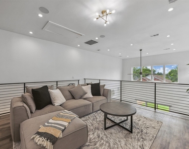 2429 Vagas Street - Photo Thumbnail 21