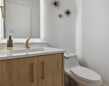 2429 Vagas Street - Photo Thumbnail 18