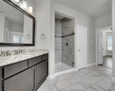 810 Acadia Court - Photo Thumbnail 16