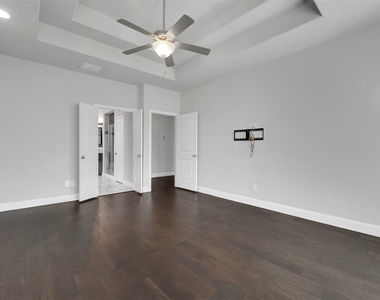 810 Acadia Court - Photo Thumbnail 14