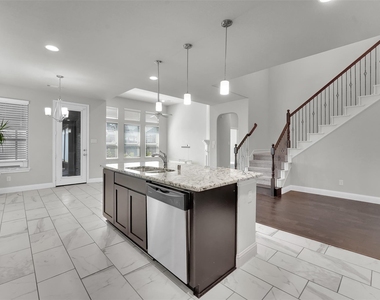 810 Acadia Court - Photo Thumbnail 11