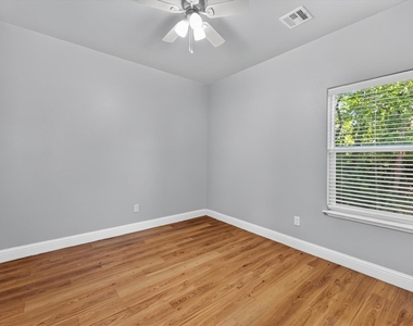 990 W 6th Avenue - Photo Thumbnail 20