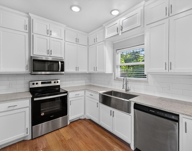 990 W 6th Avenue - Photo Thumbnail 3